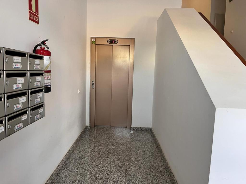 Melo Home Vecindario-Near Airport-Elevator-Garage Sardina Екстер'єр фото