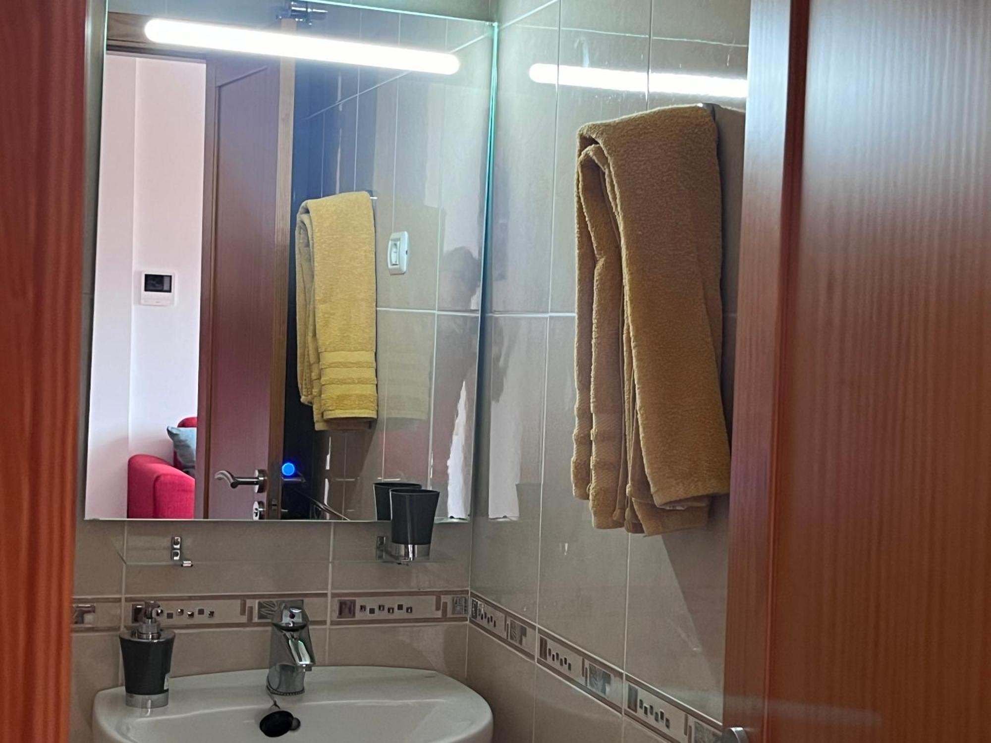 Melo Home Vecindario-Near Airport-Elevator-Garage Sardina Екстер'єр фото